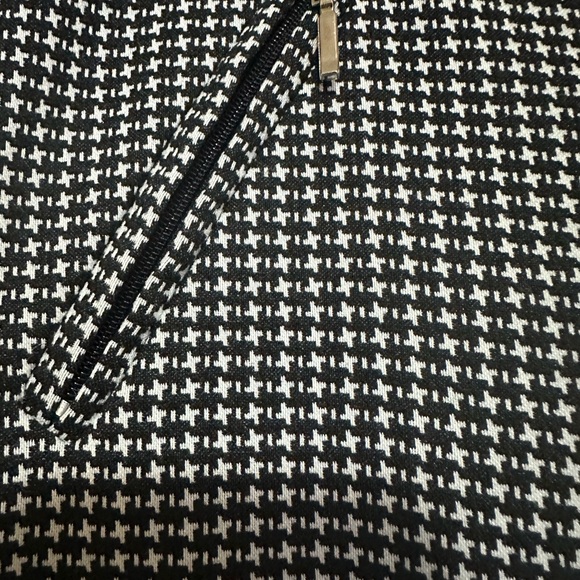 Soho Size Medium B&W Houndstooth Skinny Pants - Picture 4 of 5